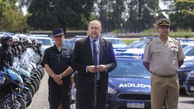 Photo of Fwd: EL GOBERNADOR OMAR PEROTTI ENTREGA MÓVILES POLICIALES Y RECURSOS ECONÓMICOS